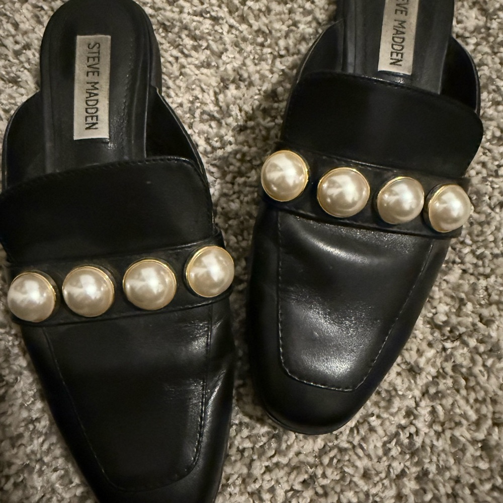 Steve Madden Merril Black Mules with Pearl Accents - Picture 5 of 5
